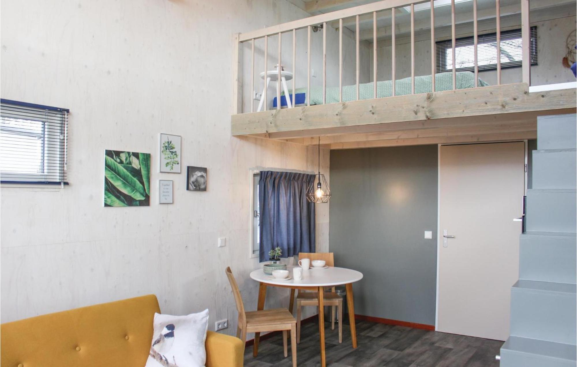 Cozy Home In Sint-Annaland With Kitchen Екстер'єр фото