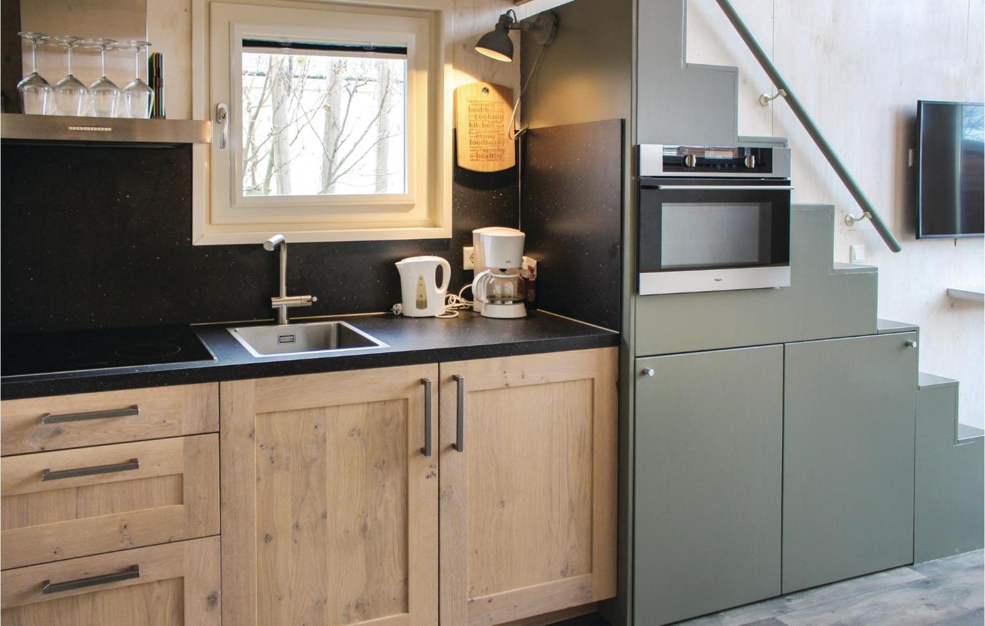 Cozy Home In Sint-Annaland With Kitchen Екстер'єр фото